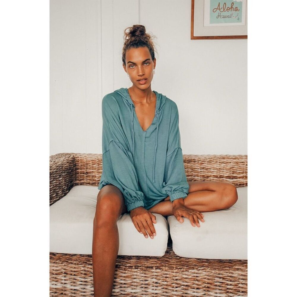 Lulu’s XS Oversized Blue V-Neck Hooded Long Sleeve Beach Top Casual Relaxed Fit